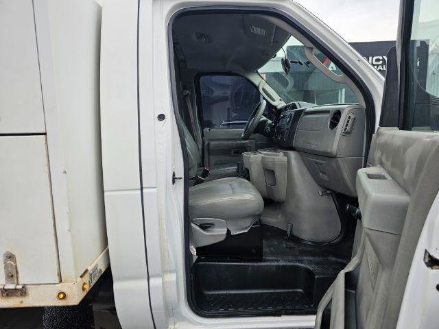 Used 2012 Ford E-450 and Econoline 450 Super Duty image 19