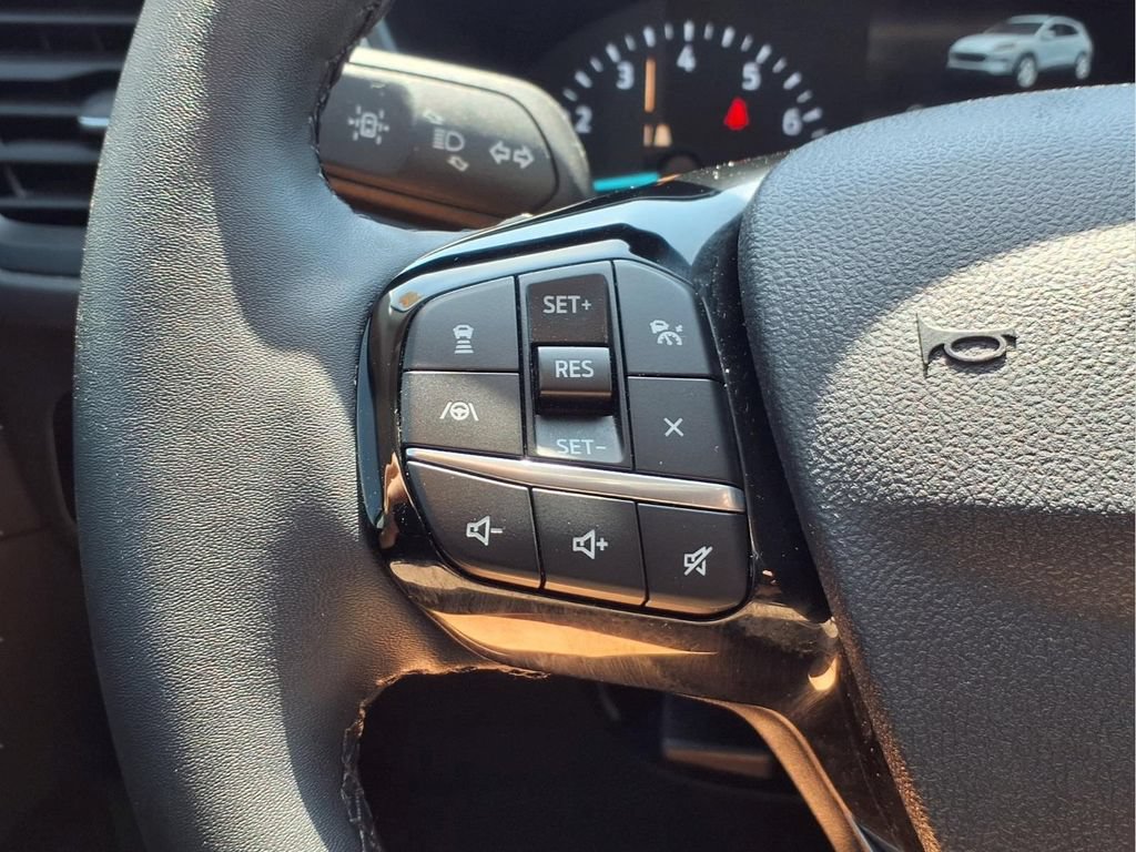Used 2022 Ford Escape SE w/ SE Sport Appearance Package AWD/4WD image 13