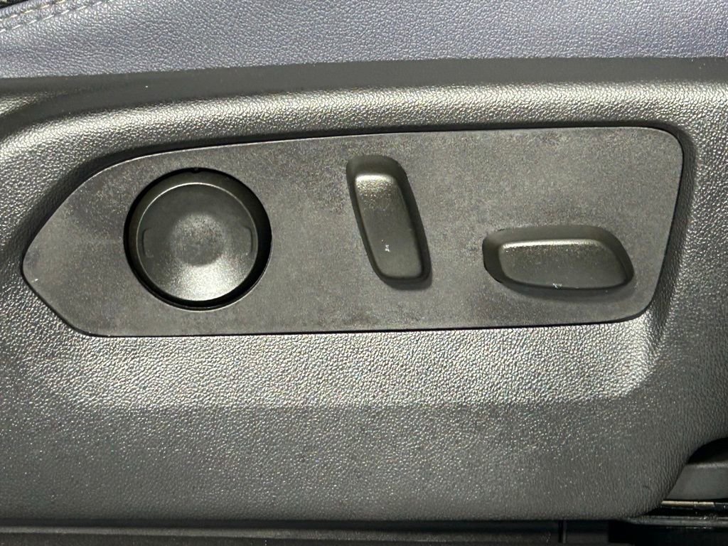 Used 2024 Chevrolet Silverado 3500 High Country w/ Technology Package image 12