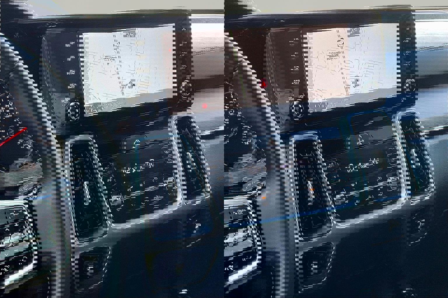 Used 2023 Kia Sorento S w/ Panoramic Sunroof Package image 9