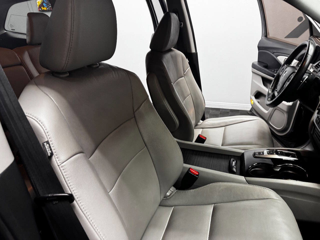 Used 2017 Honda Pilot Touring image 54