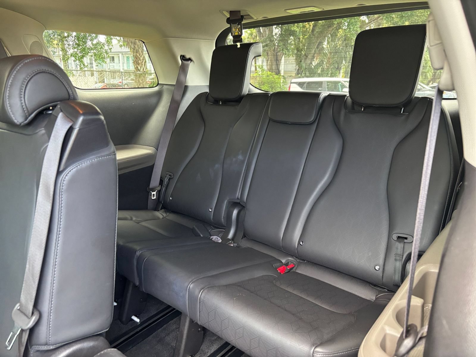 Used 2026 Kia Carnival FWD image 31