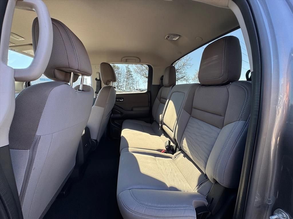 Certified 2024 Nissan Frontier SV w/ Technology Package image 11