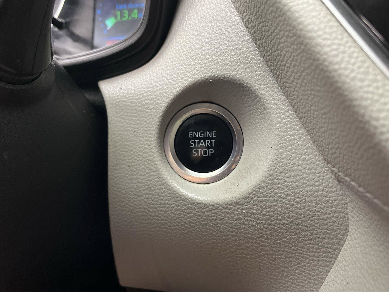 Used 2022 Toyota Corolla Cross LE AWD/4WD image 17