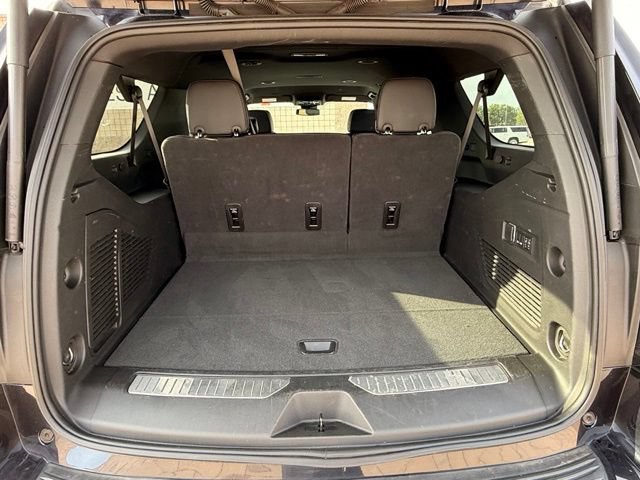 Used 2026 Chevrolet Suburban Premier AWD/4WD image 12