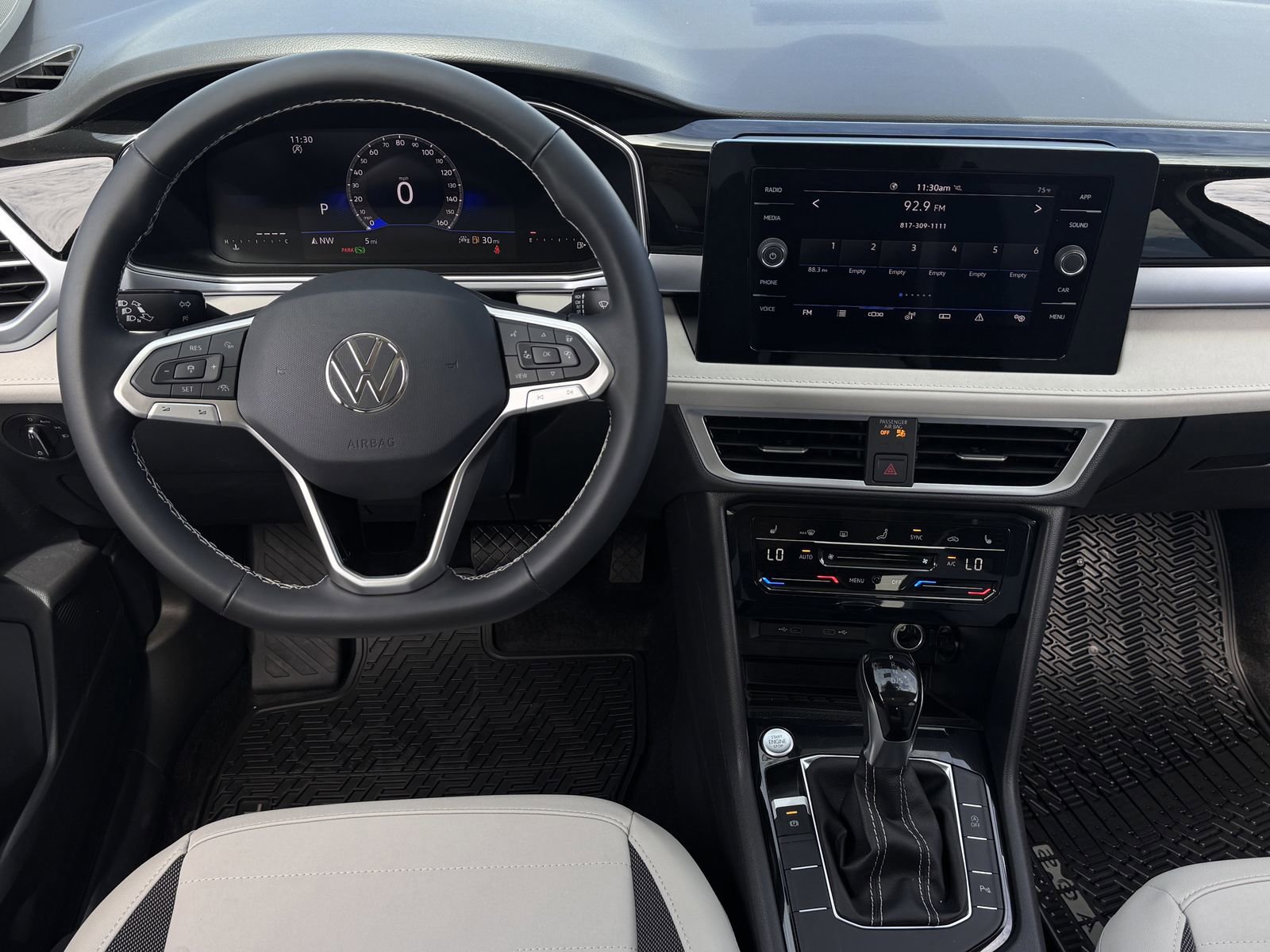 New 2026 Volkswagen Taos SE image 13