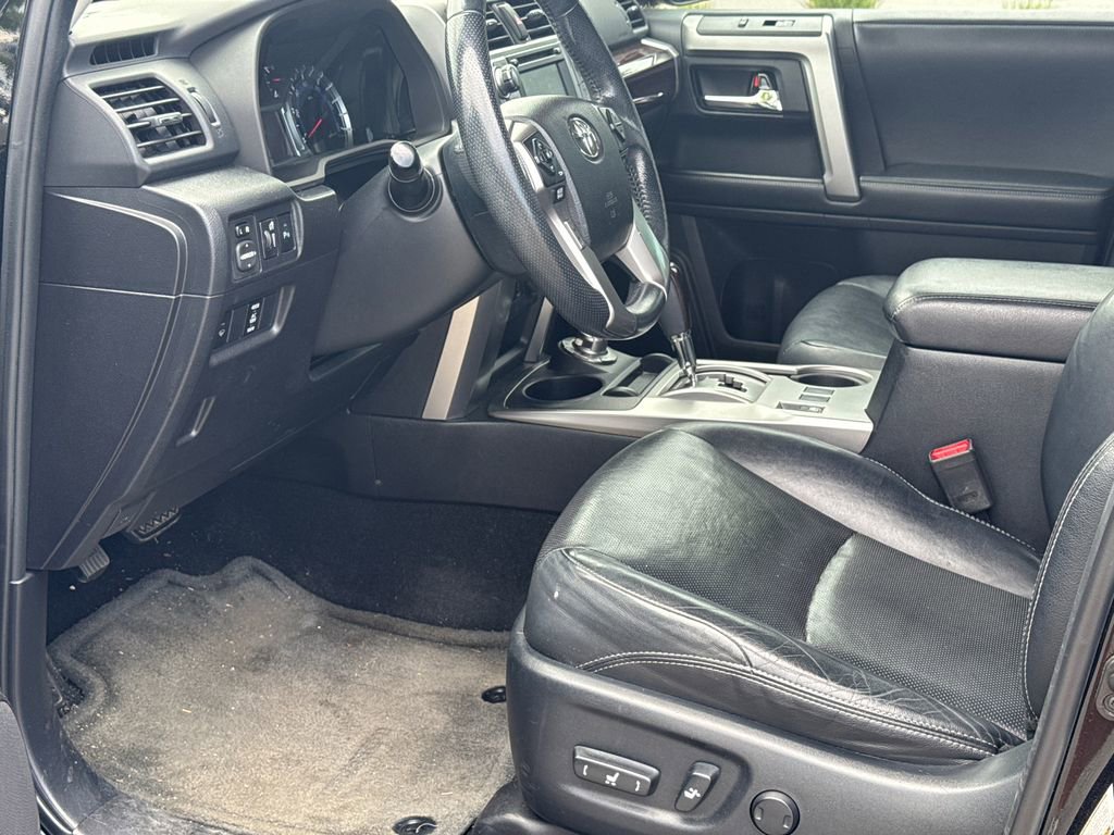 Used 2014 Toyota 4Runner Limited AWD/4WD image 9