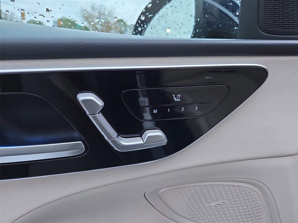 Certified 2022 Mercedes-Benz C 300 4MATIC Sedan image 11