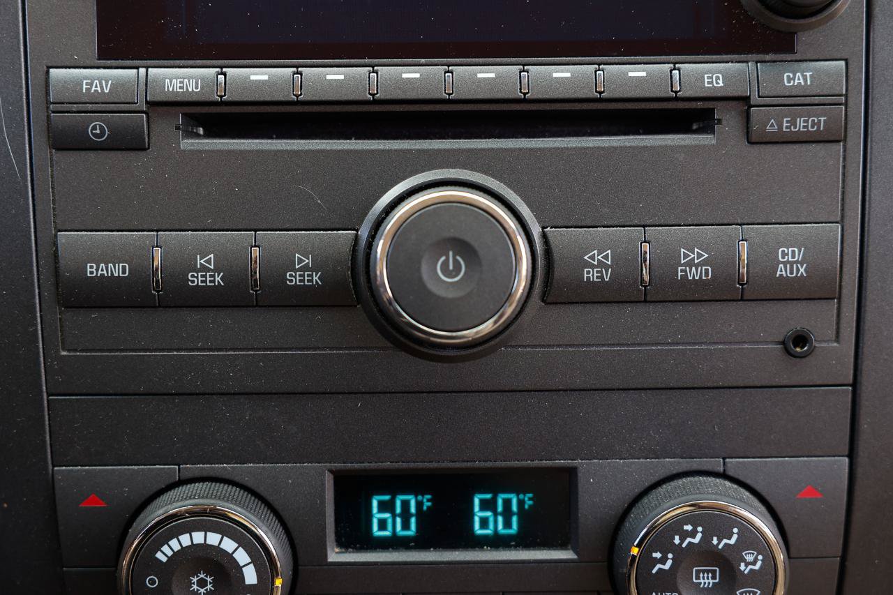 Used 2011 Buick Lucerne CXL FWD image 30