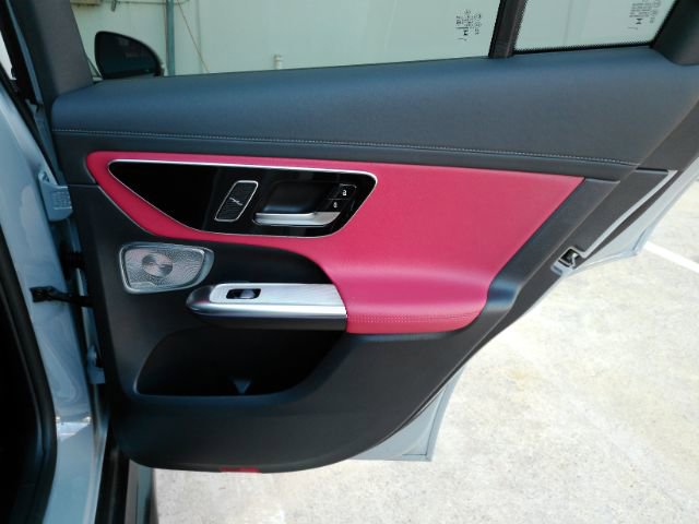 Used 2025 Mercedes-Benz GLC 43 AMG 4MATIC image 23