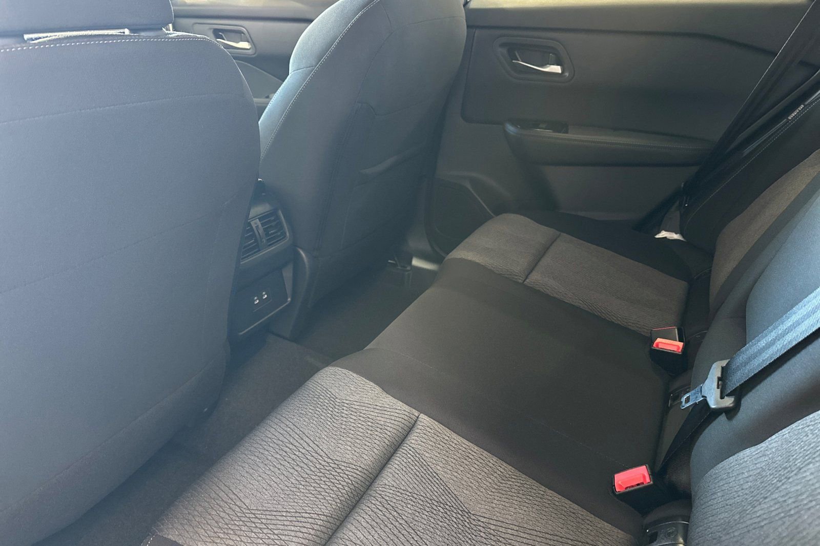 New 2026 Nissan Rogue SV image 9