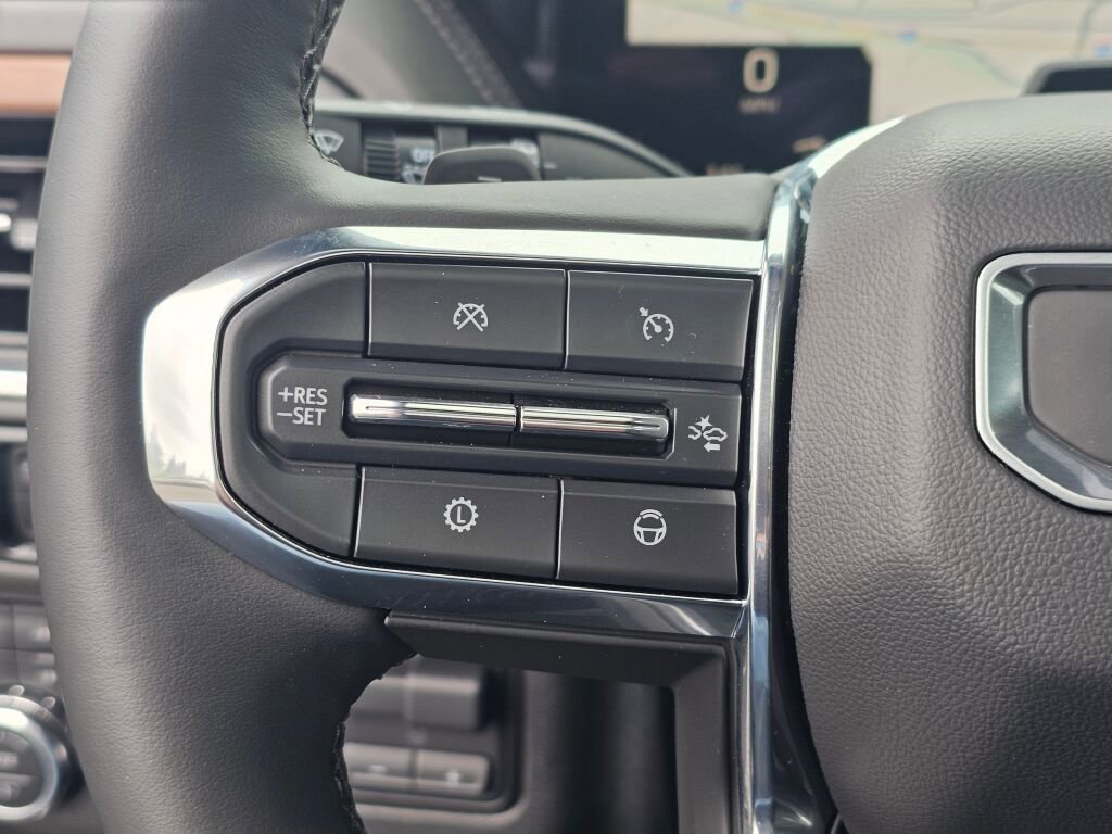 Used 2025 GMC Yukon Denali w/ Denali Reserve Package AWD/4WD image 39