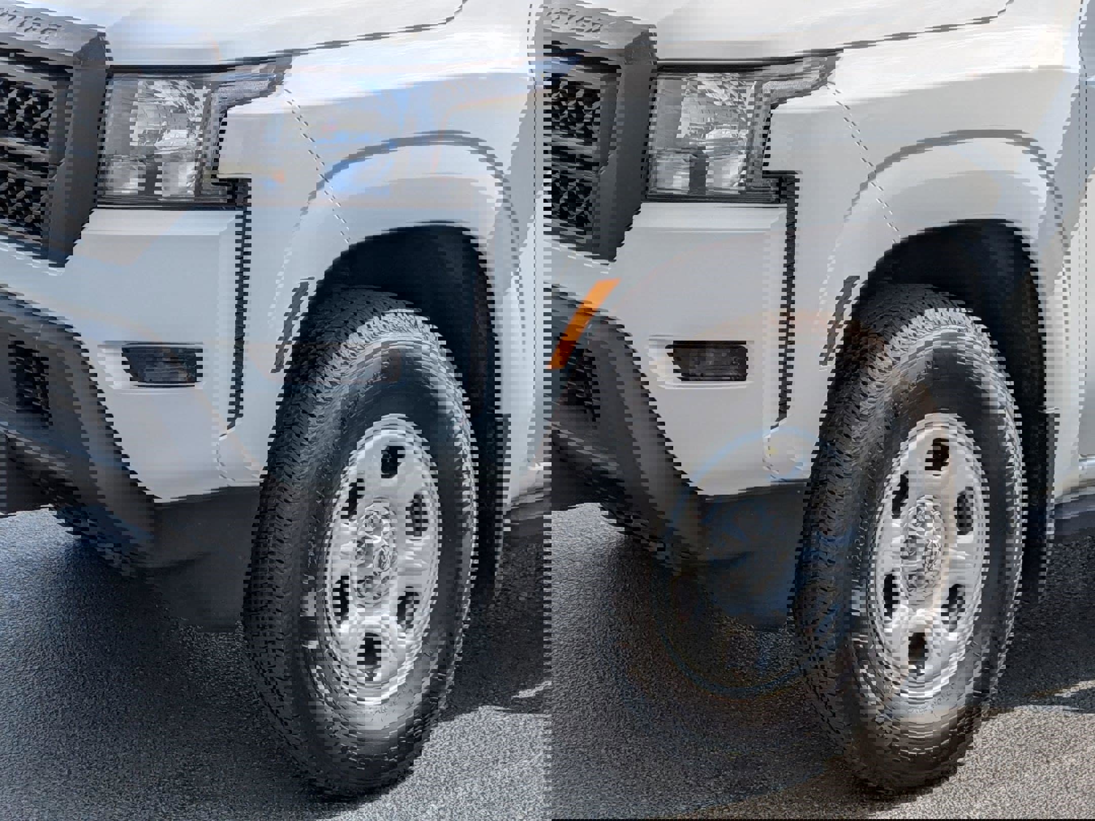 Used 2022 Nissan Frontier S w/ Technology Package image 9