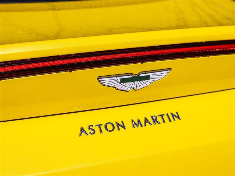 Used 2020 Aston Martin V8 Vantage Coupe RWD image 14