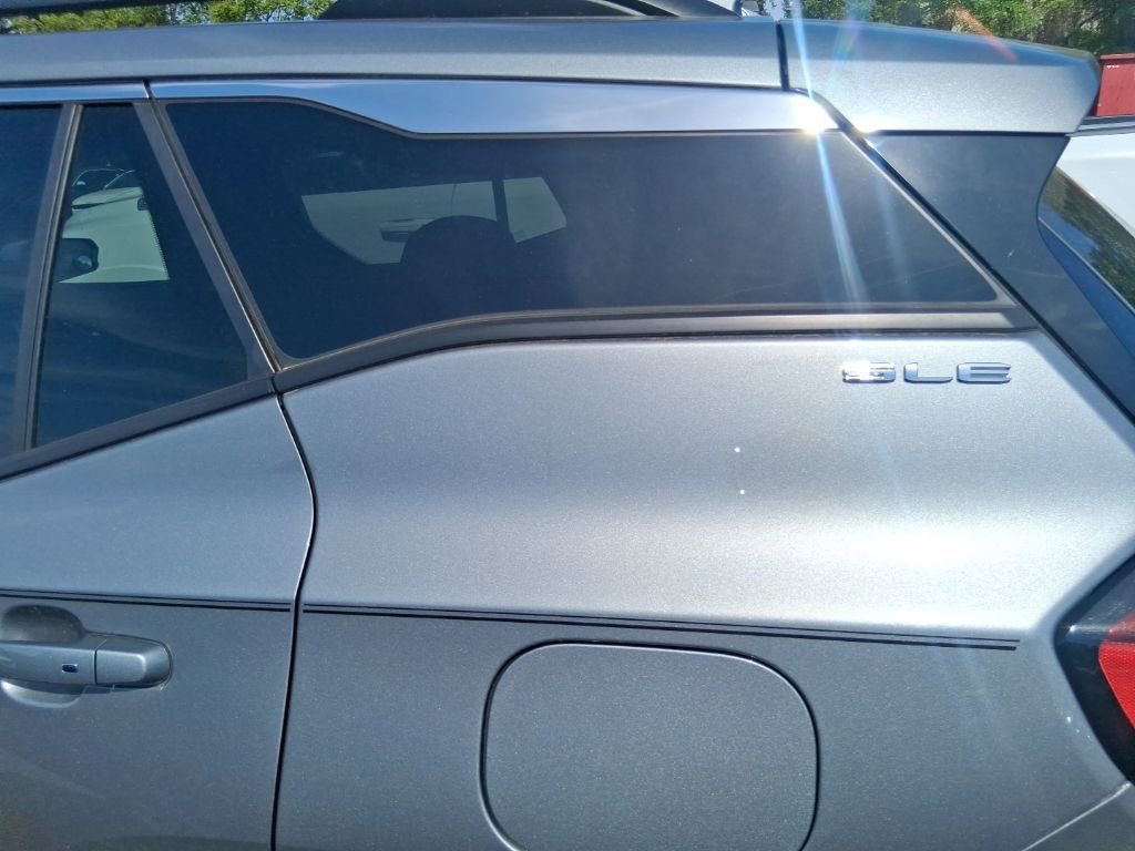 Used 2023 GMC Terrain SLE w/ Driver Convenience Package FWD image 10