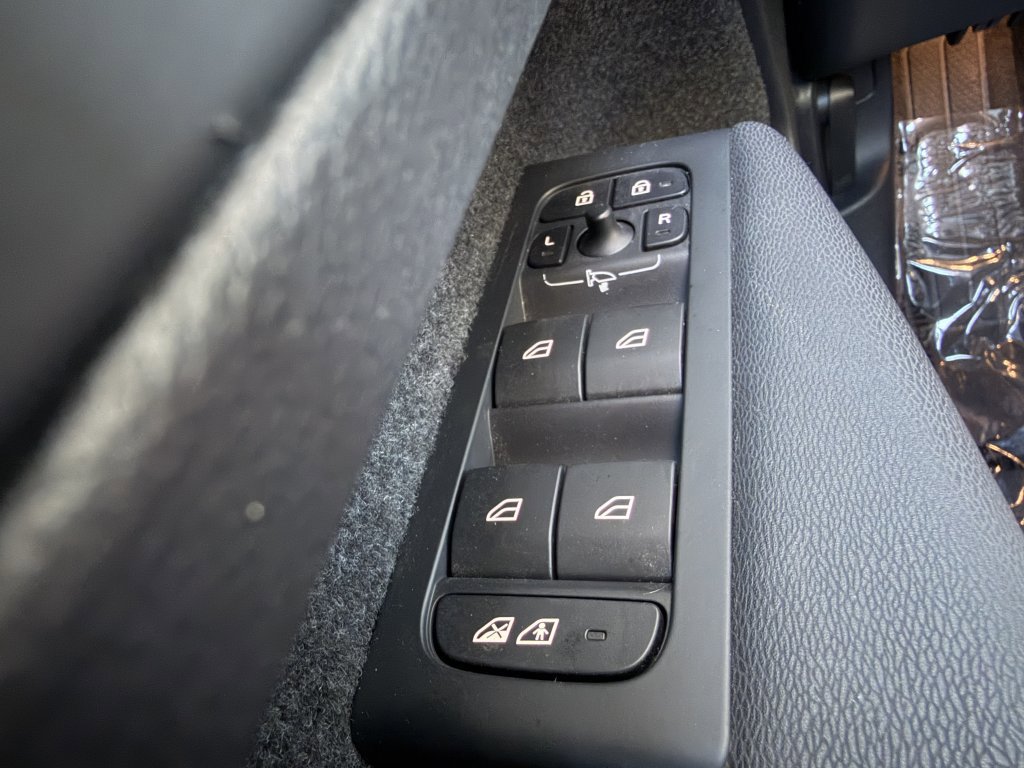 Used 2023 Volvo C40 P8 Recharge Plus w/ Protection Package Premier image 28