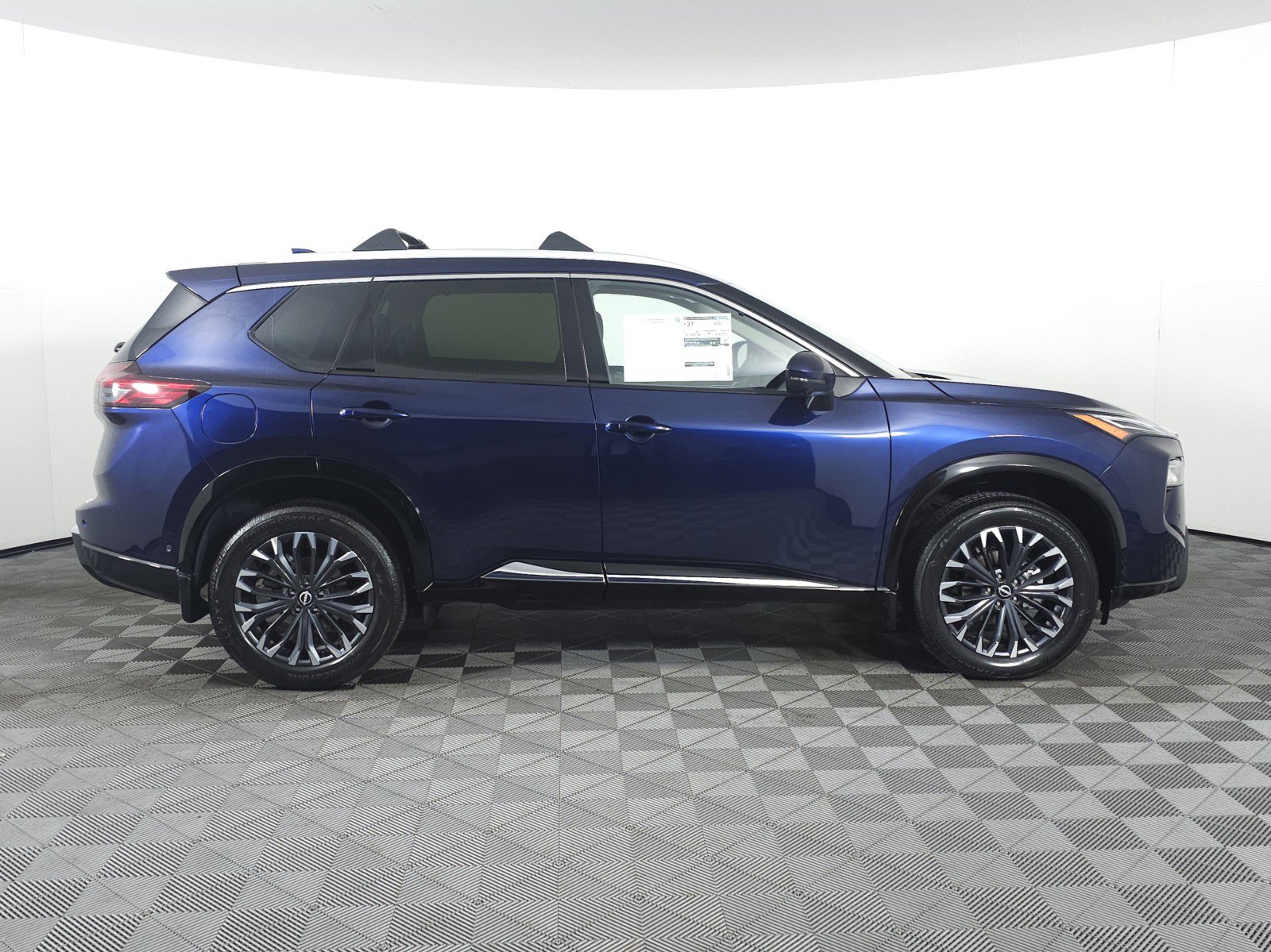 New 2026 Nissan Rogue Platinum image 2