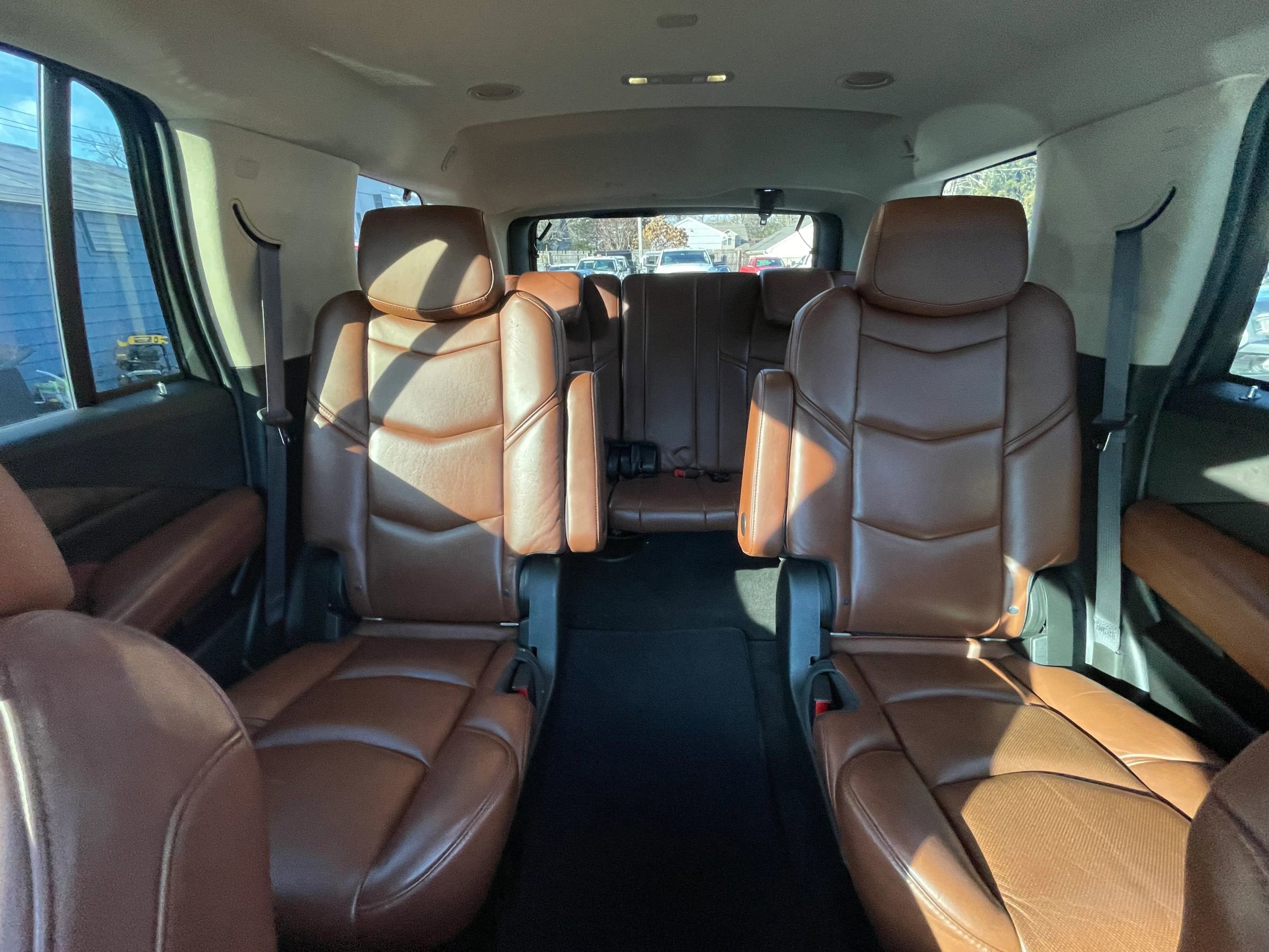 Used 2016 Cadillac Escalade Premium image 5