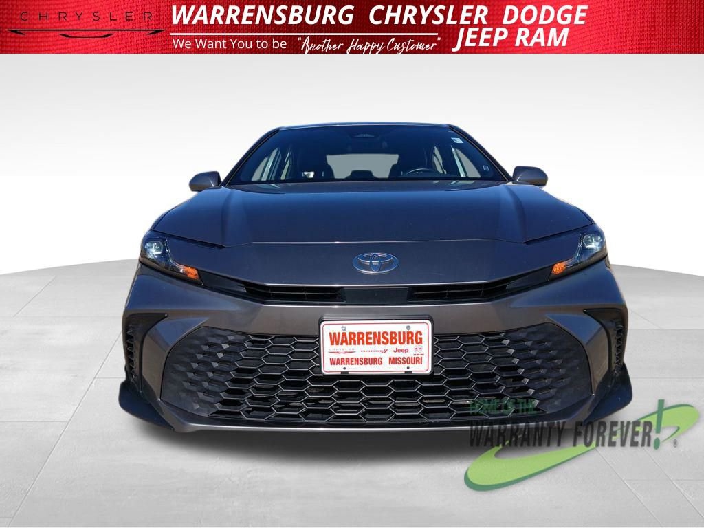 Used 2025 Toyota Camry SE image 10