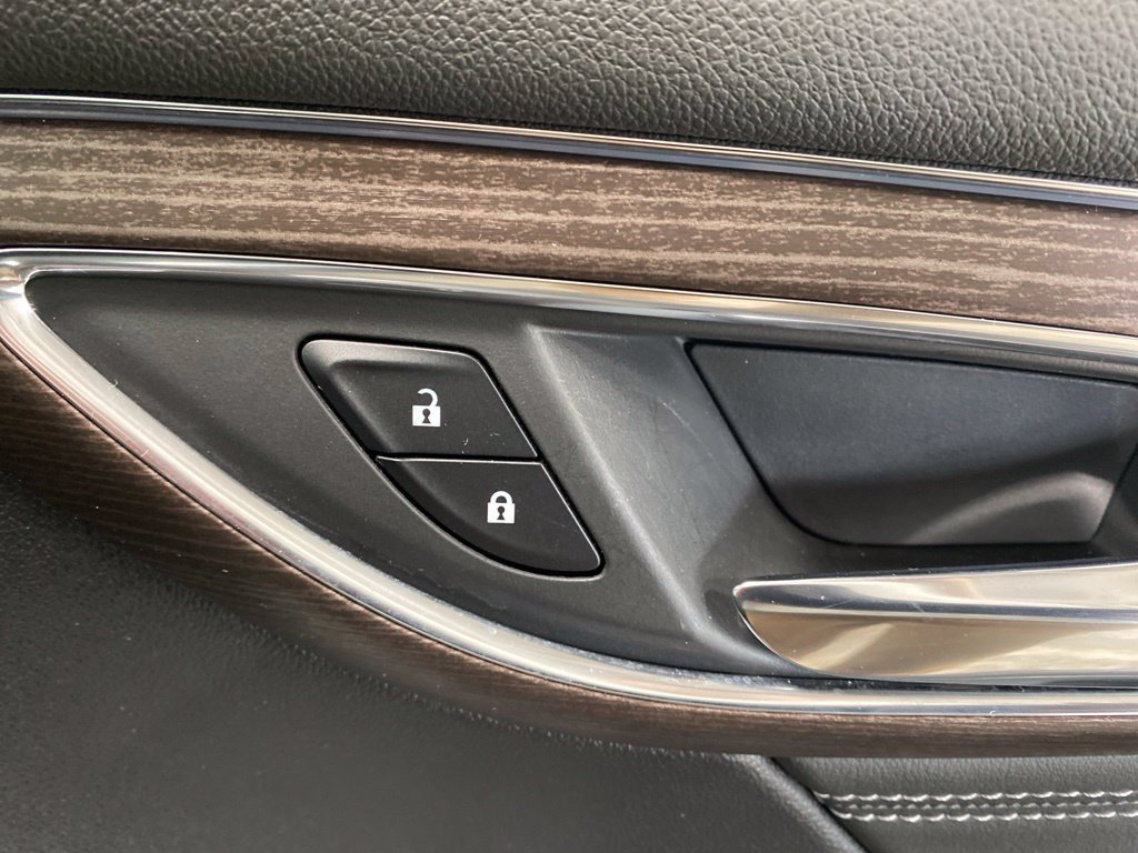 Used 2023 Buick Envision Avenir AWD/4WD image 19