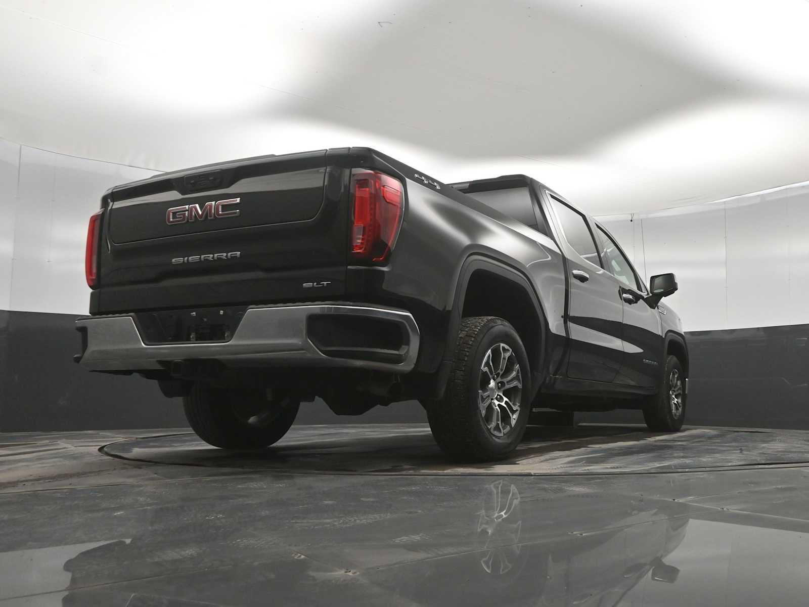 Used 2025 GMC Sierra 1500 SLT AWD/4WD image 37