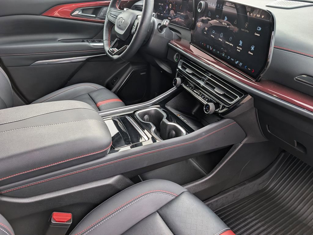 Used 2025 Chevrolet Traverse RS w/ LPO, Floor Liner Package image 25