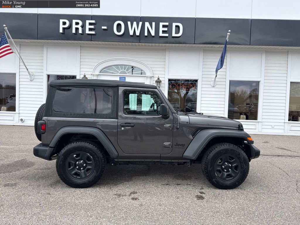 Used 2023 Jeep Wrangler Sport image 4