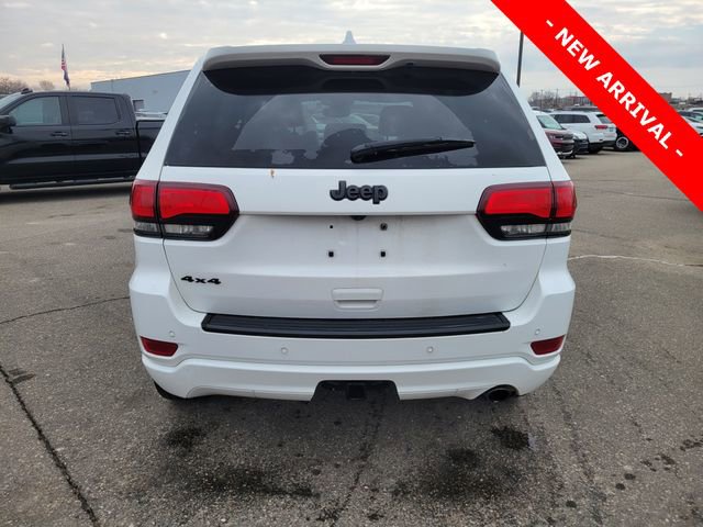Used 2017 Jeep Grand Cherokee Altitude image 4