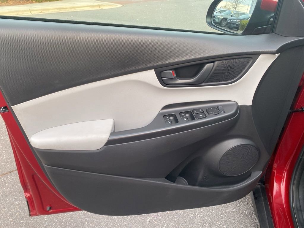 Used 2023 Hyundai Kona SEL image 10