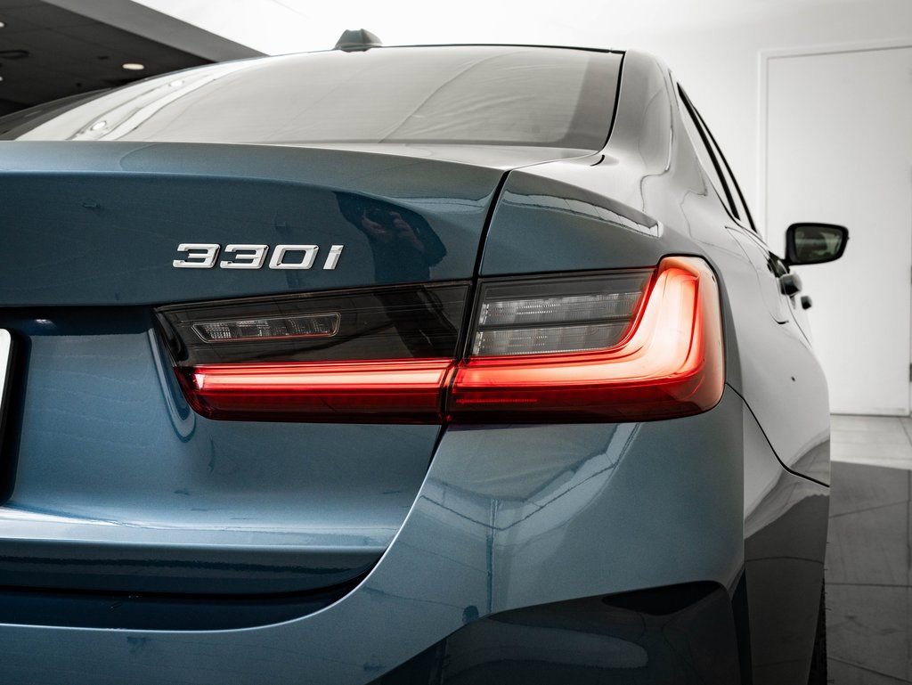 Certified 2025 BMW 330i xDrive Sedan image 9