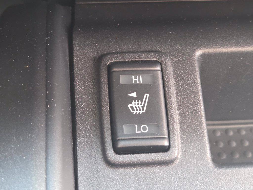 Used 2020 Nissan Titan PRO-4X w/ Pro-4x Convenience Package AWD/4WD image 4