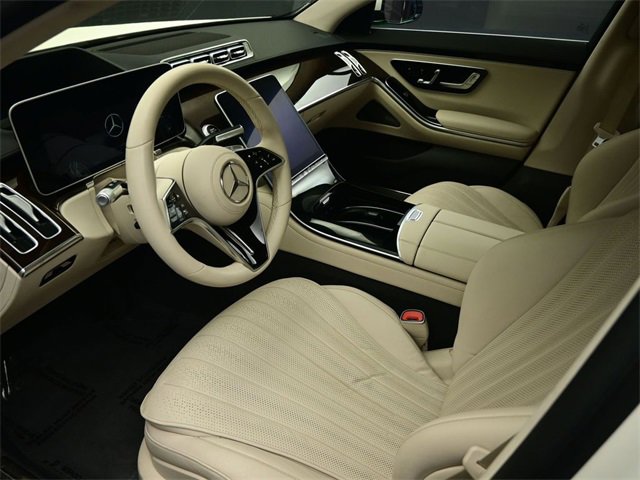 Used 2022 Mercedes-Benz S 580 4MATIC Sedan w/ Rear Seat Package image 14