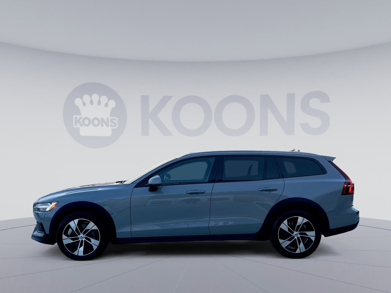 Certified 2024 Volvo V60 B5 Cross Country Plus image 2