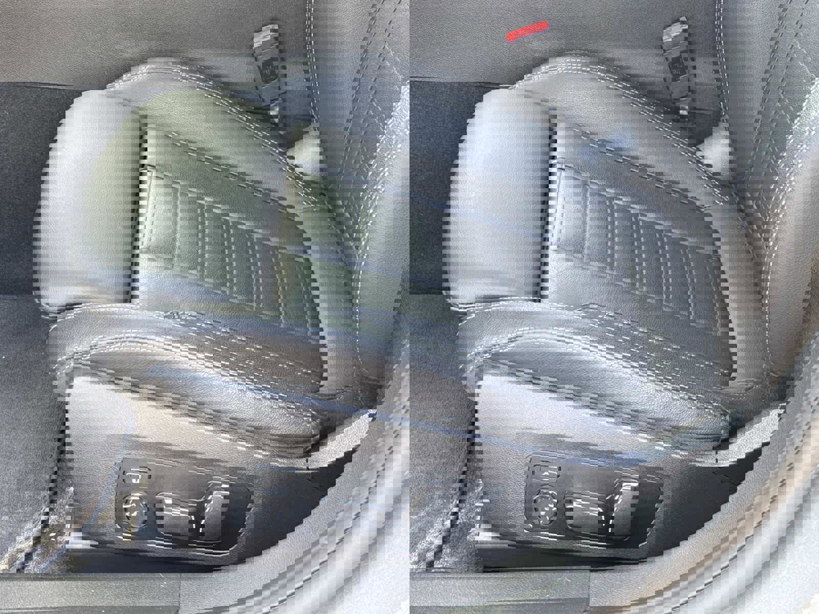 Certified 2025 BMW 330i 330i w/ M Sport Package image 19