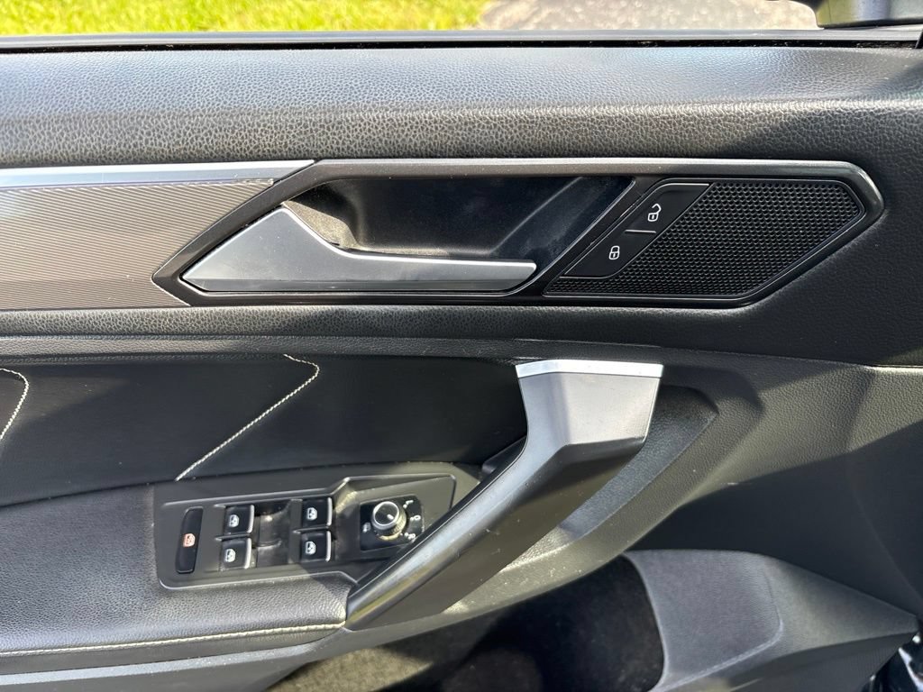 Used 2023 Volkswagen Tiguan SE R-Line AWD/4WD image 16