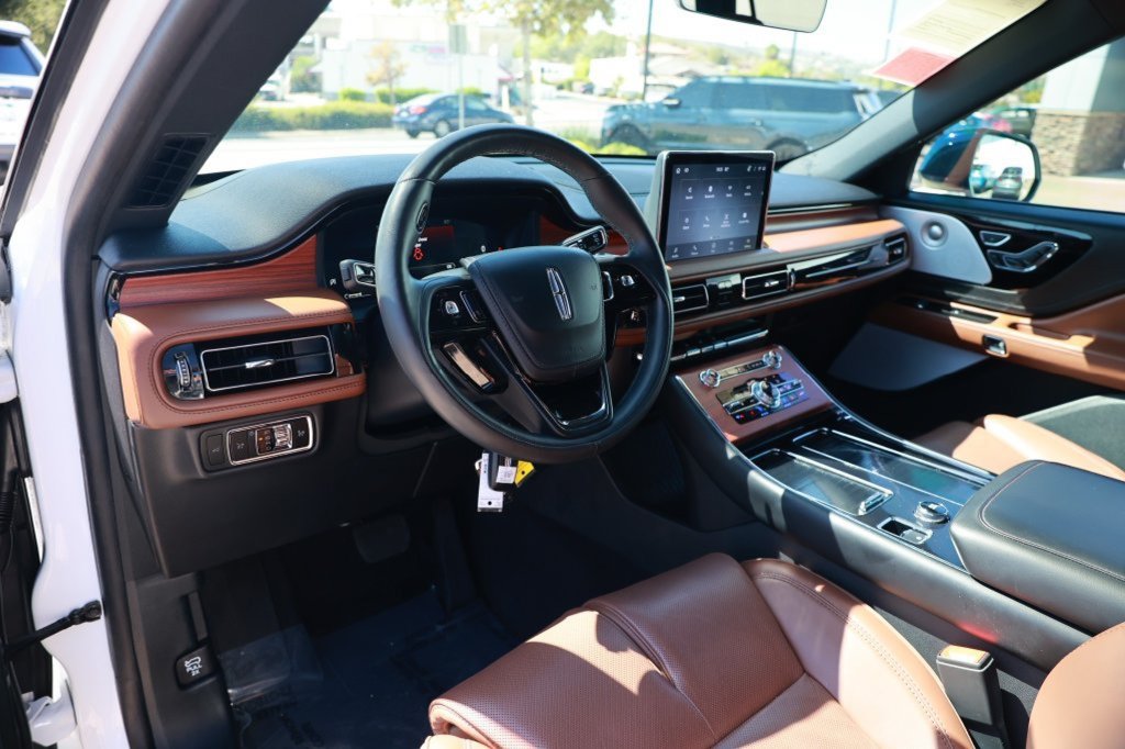 Used 2024 Lincoln Aviator Reserve w/ Equipment Group 201A RWD image 19