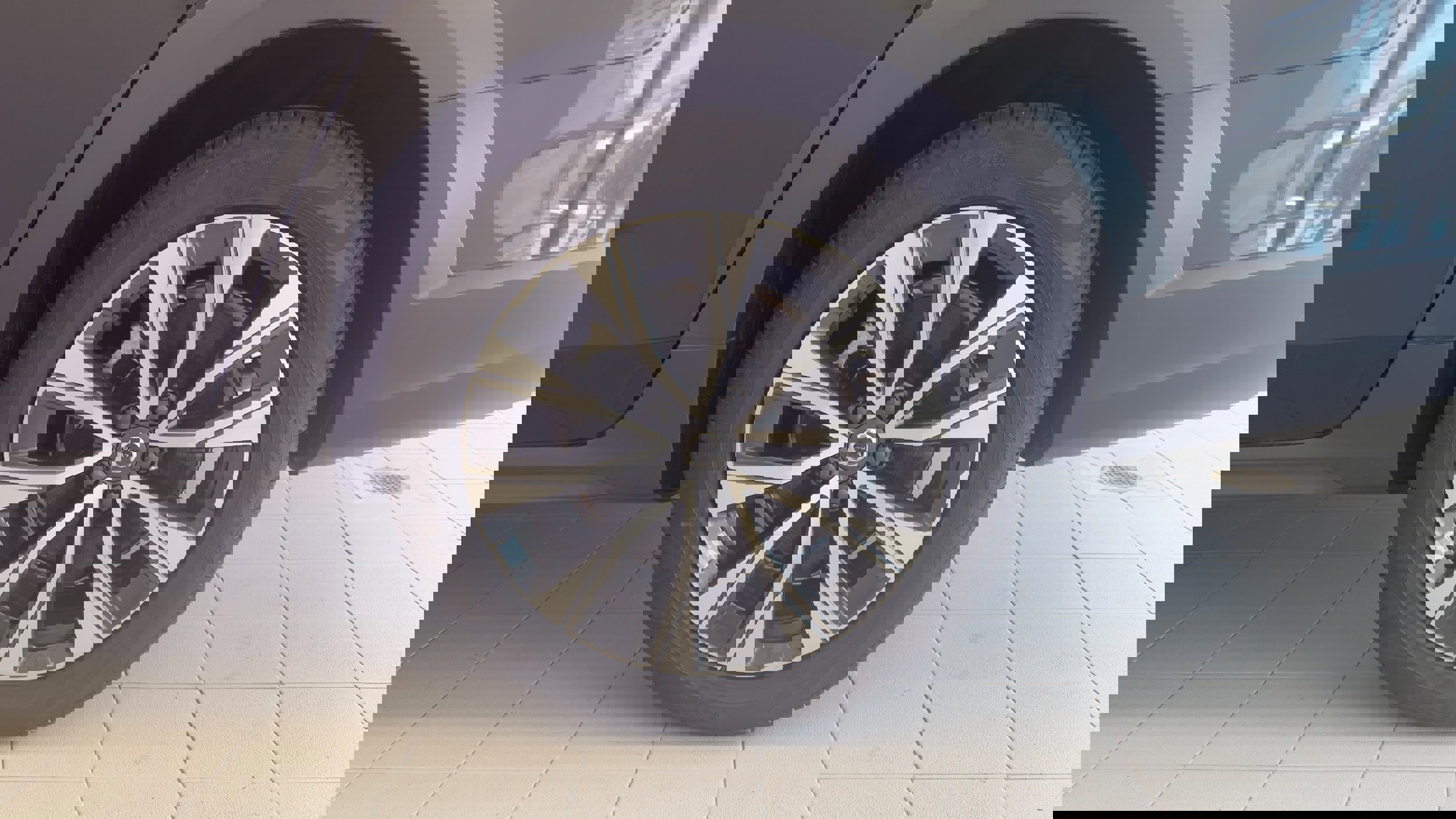 Used 2024 Volvo V90 B6 Cross Country Plus image 5