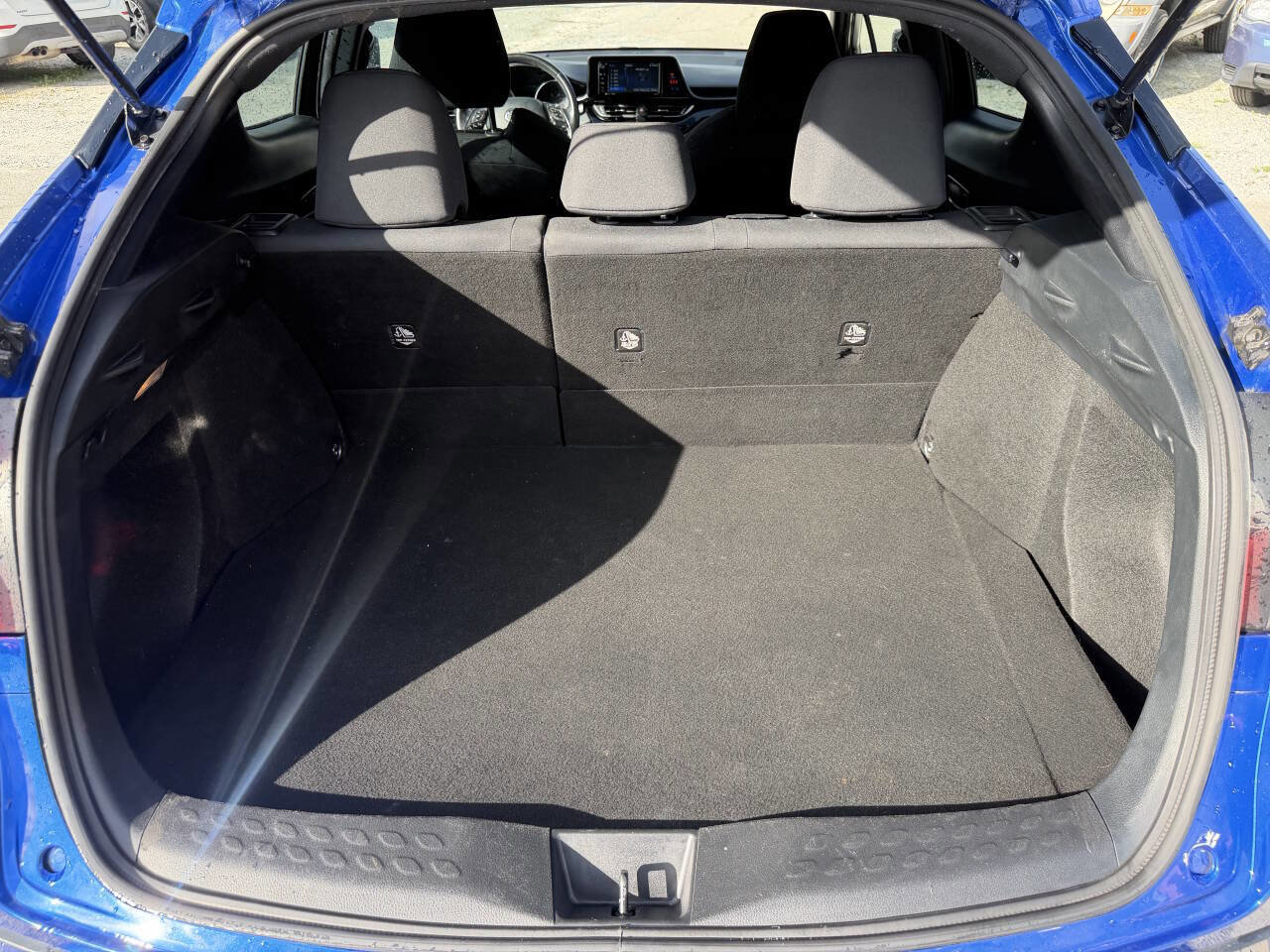 Used 2018 Toyota C-HR XLE FWD image 16