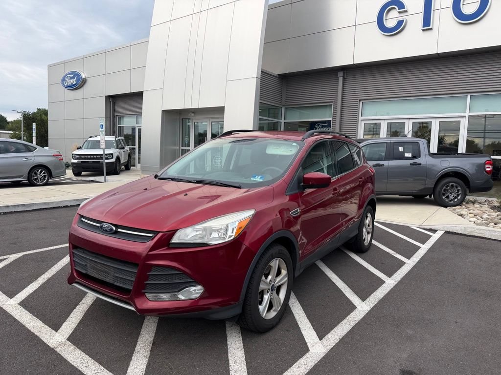 Used 2016 Ford Escape SE w/ Equipment Group 201A AWD/4WD video 2