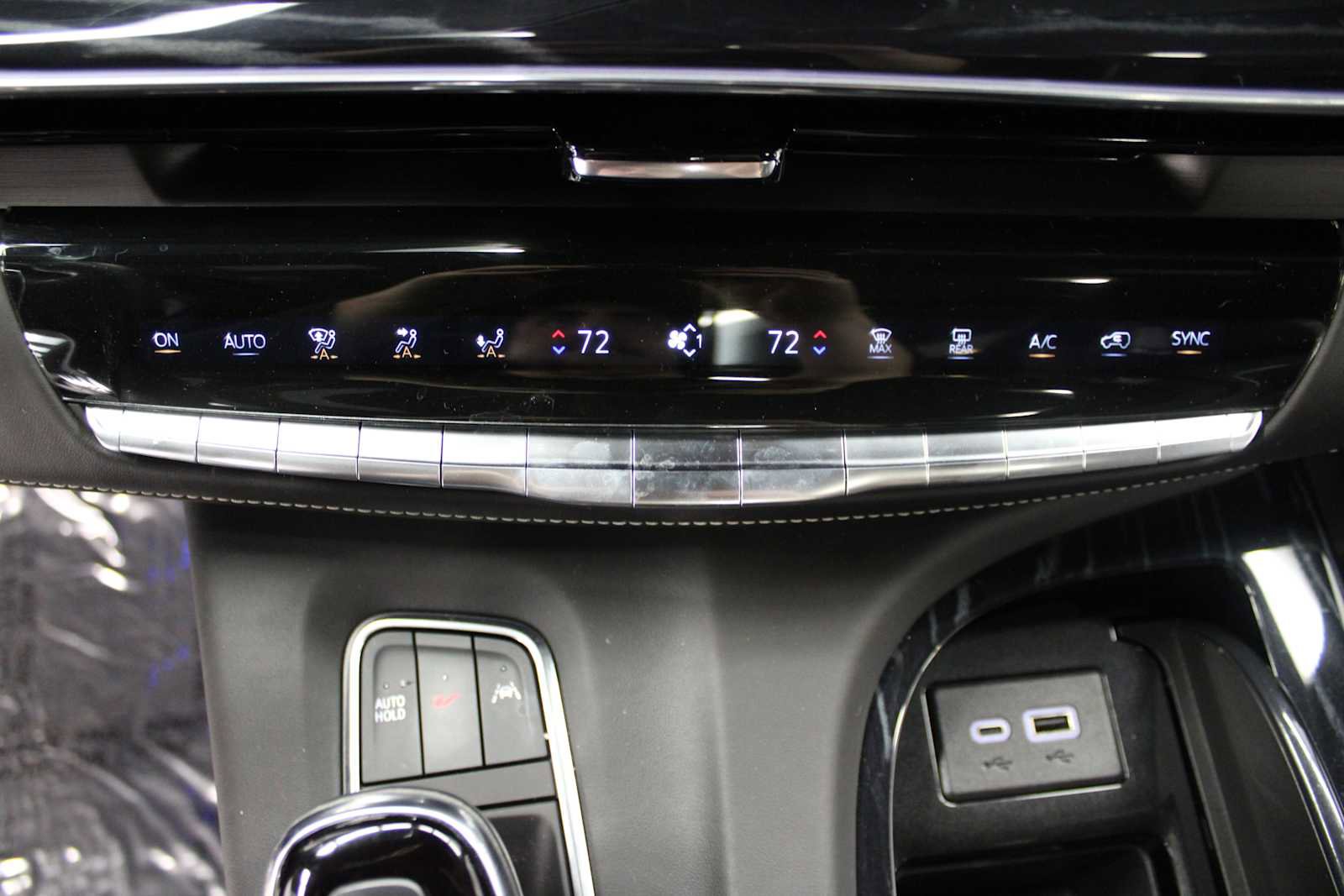 Used 2023 Cadillac Escalade V w/ LPO, ONYX Package image 49