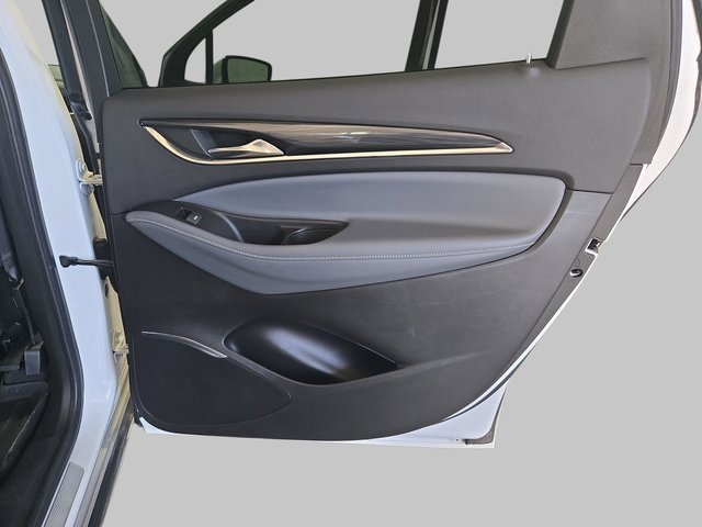 Used 2021 Buick Enclave Essence image 13