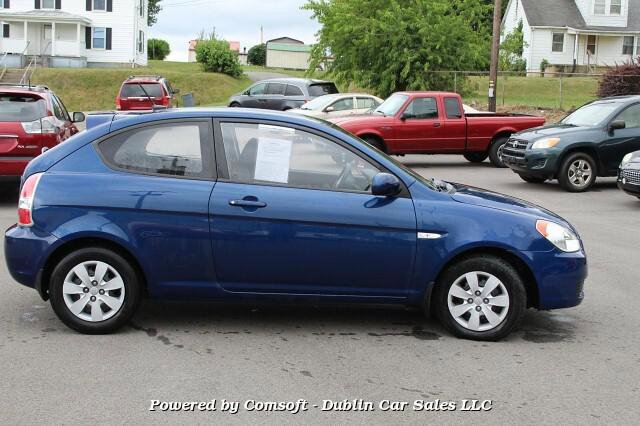 Used 2011 Hyundai Accent GS image 2