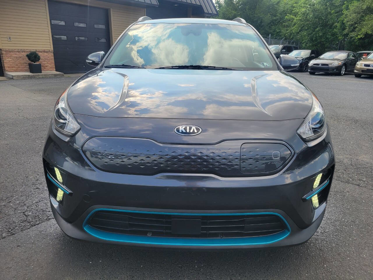 Used 2019 Kia Niro EX w/ Cold Weather Package 2.0 image 2