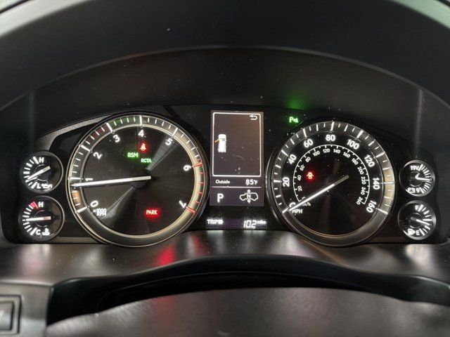 Used 2020 Lexus LX 570 4WD w/ Luxury Package image 16