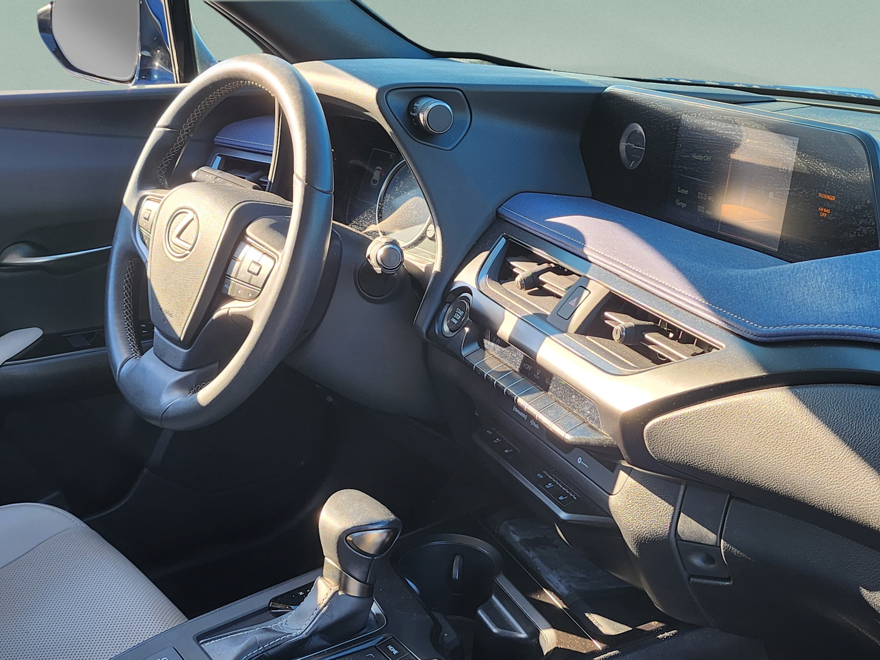 Certified 2022 Lexus UX 200 w/ Premium Package FWD image 26