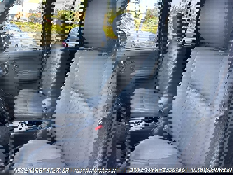 Used 2005 Jeep Liberty Limited image 20