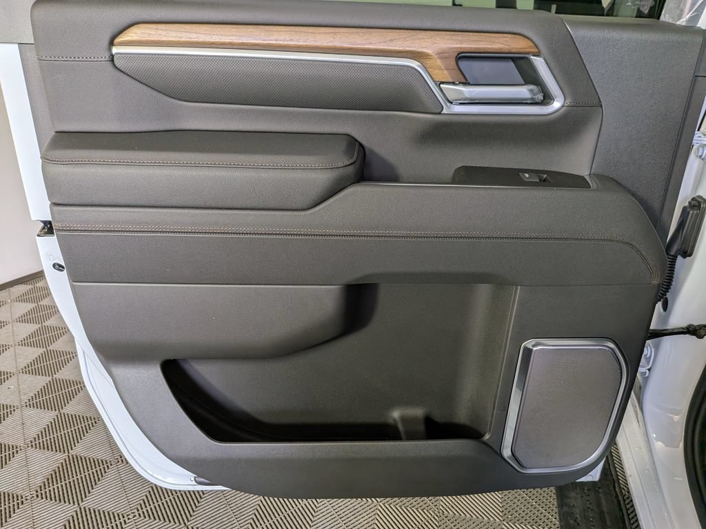 New 2026 Chevrolet Silverado 3500 High Country w/ High Country Premium Package AWD/4WD image 29