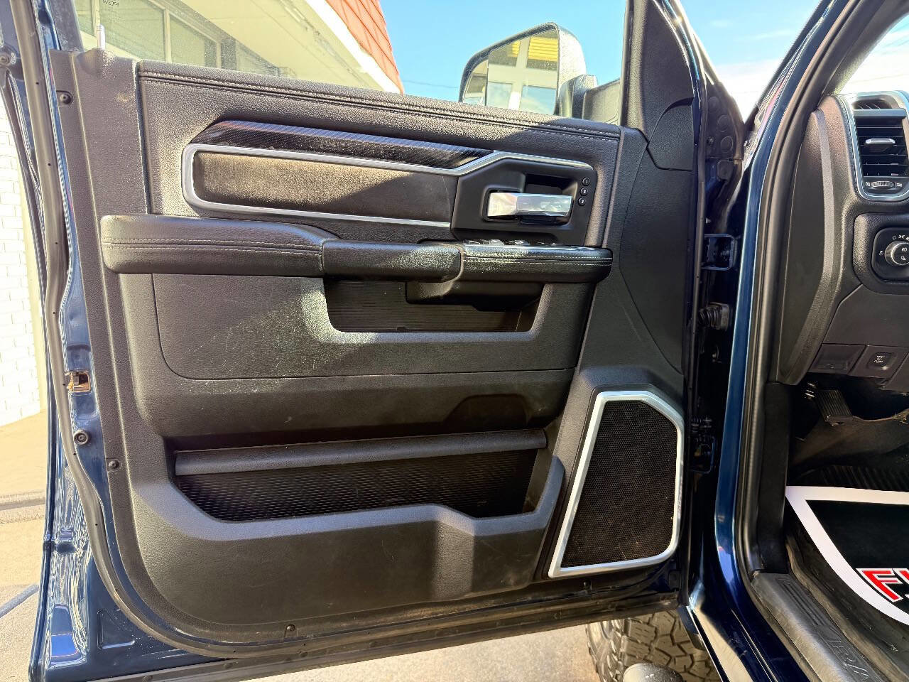 Used 2022 RAM 2500 Laramie w/ Night Edition image 15