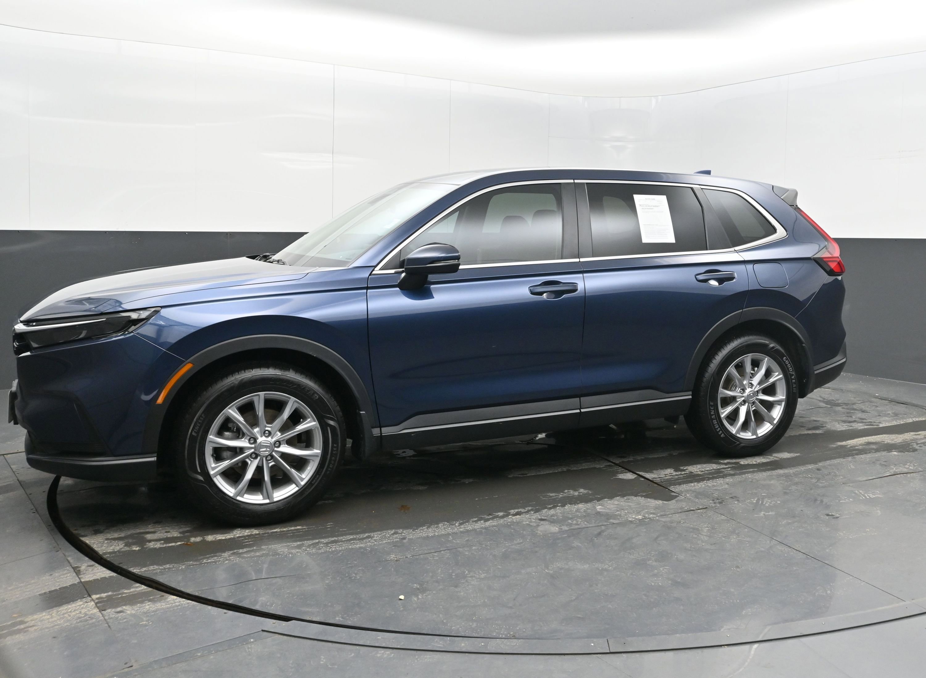 Used 2025 Honda CR-V EX image 5