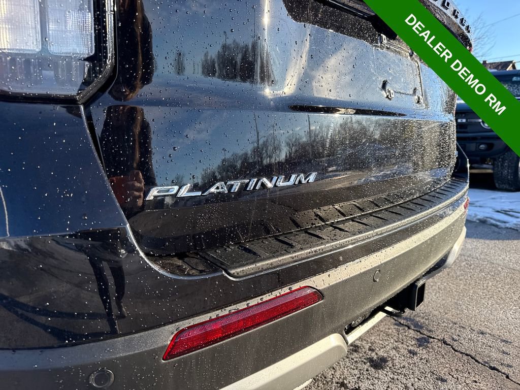 Used 2025 Ford Explorer Platinum w/ LUX Leather Package image 9